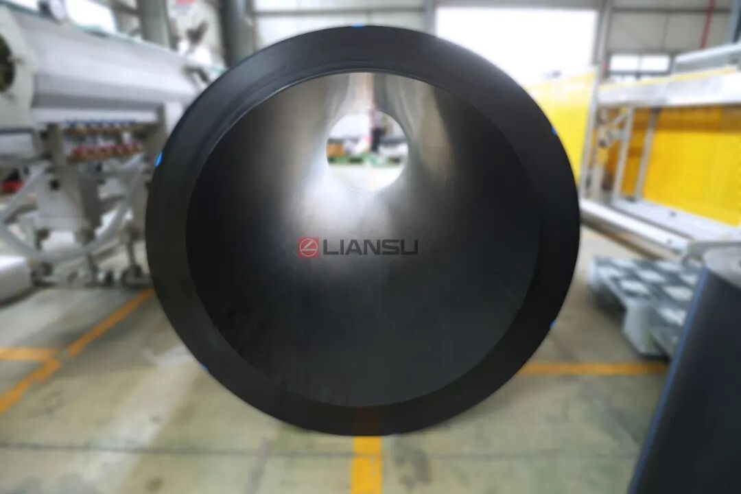 hdpe pipe cutting machine.jpg