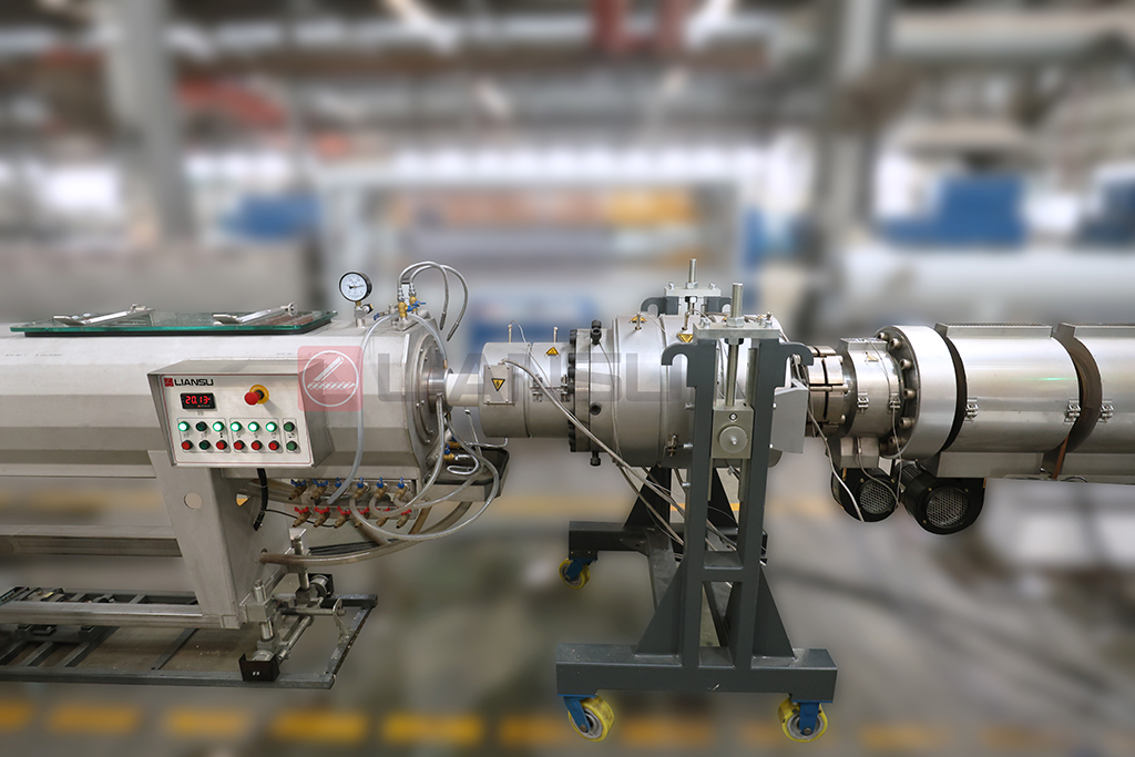 1768535025765220.jpg pipe-head-for-High-Speed-PVC-Pipe-Extrusion-Line.jpg